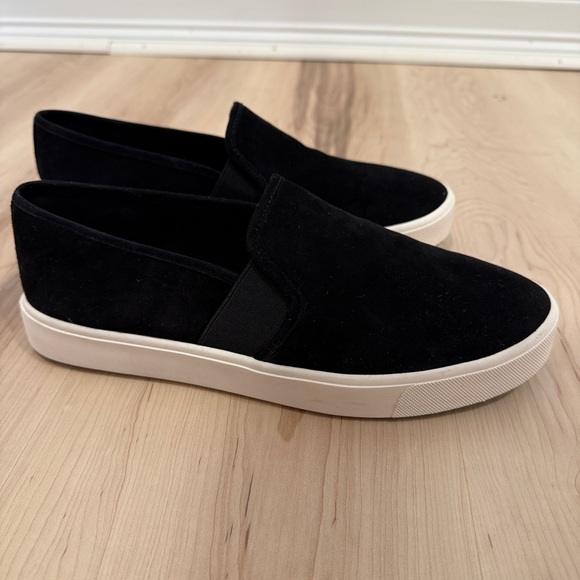 Vince Women’s Blair Slip-On Sneaker Black Suede Size 7.5 - Picture 12 of 12